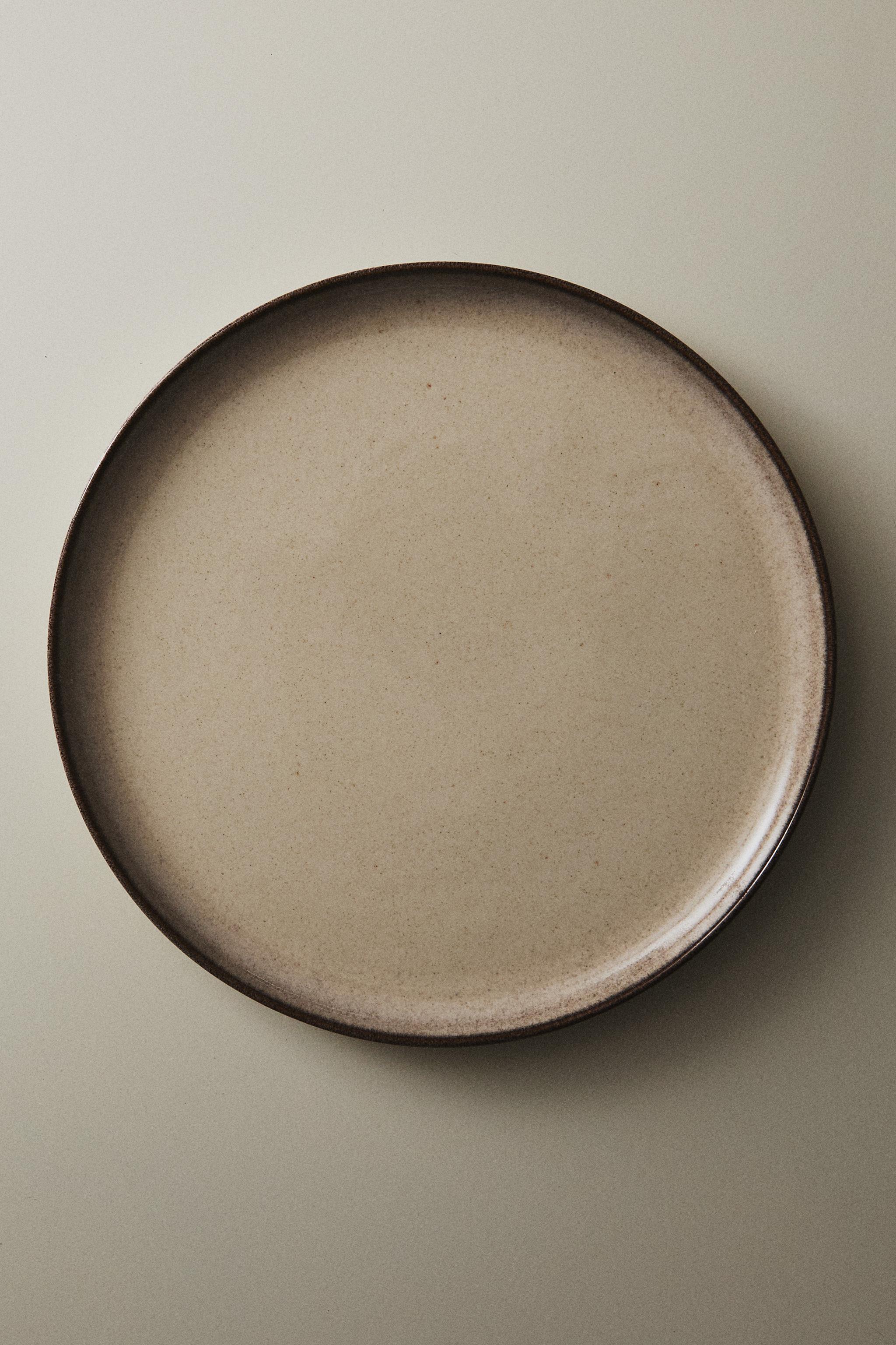 STONEWARE DINNER PLATE